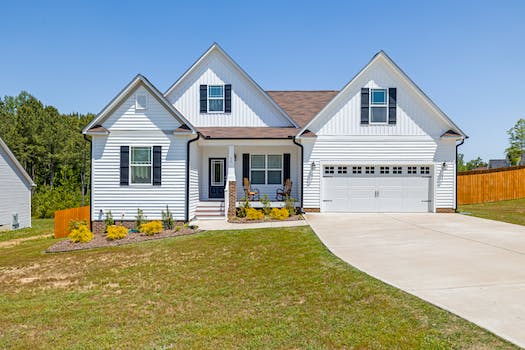 how to manually close garage door