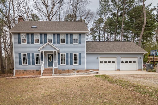 how to paint a garage door